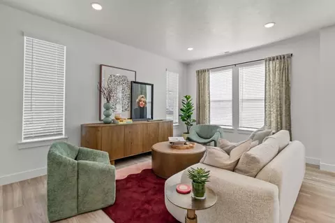 Living - 1068 E Malibu Ln, Washington, UT 84780 photo 2 of 3