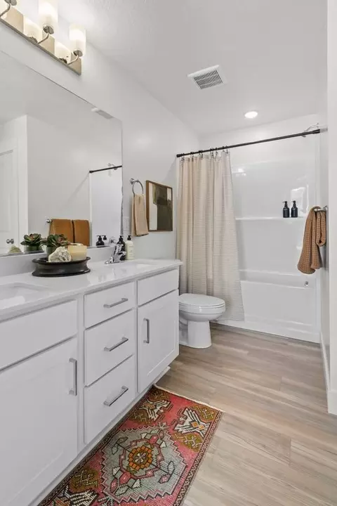 Bath - 1068 E Malibu Ln, Washington, UT 84780 photo 4 of 5