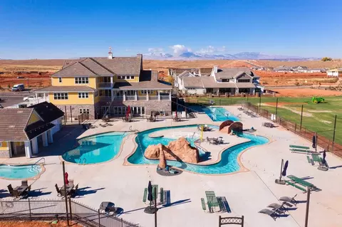 Exterior - 1068 E Malibu Ln, Washington, UT 84780 photo 3 of 3