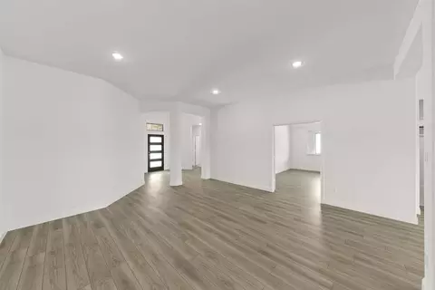 Living - 601 Trinity St, Van Alstyne, TX 75495 photo 3 of 5