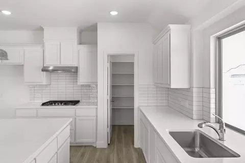 Kitchen - 601 Trinity St, Van Alstyne, TX 75495 photo 4 of 6