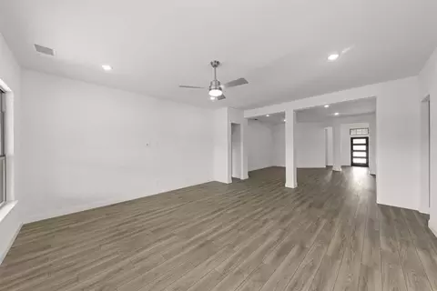 Living - 601 Trinity St, Van Alstyne, TX 75495 photo 2 of 5