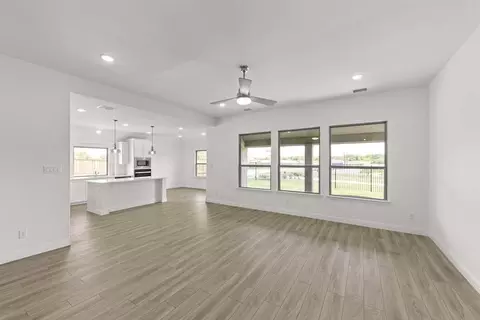 Living - 601 Trinity St, Van Alstyne, TX 75495 photo 1 of 5