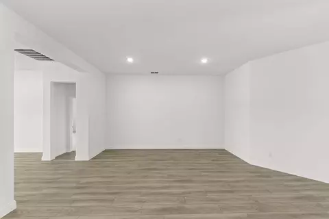 Living - 601 Trinity St, Van Alstyne, TX 75495 photo 4 of 5