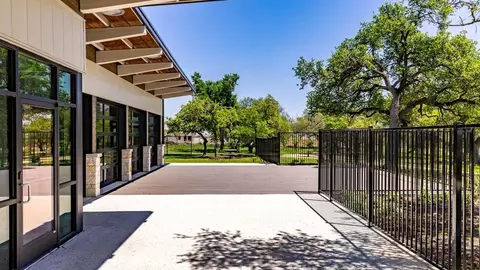 Exterior - 333 Old Stagecoach Rd, Jarrell, TX 76537 photo 5 of 9