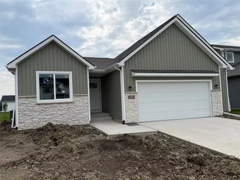1510 Locust St, Waukee, IA 50263