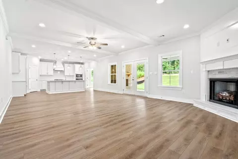 Living - 127 Laurel Branch Dr, Dothan, AL 36305 photo 2 of 5
