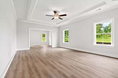 Living - 127 Laurel Branch Dr, Dothan, AL 36305 photo 3 of 5