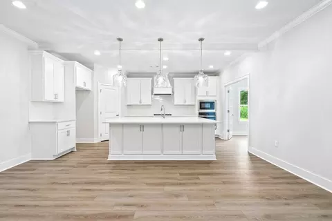 Kitchen - 127 Laurel Branch Dr, Dothan, AL 36305 photo 1 of 5