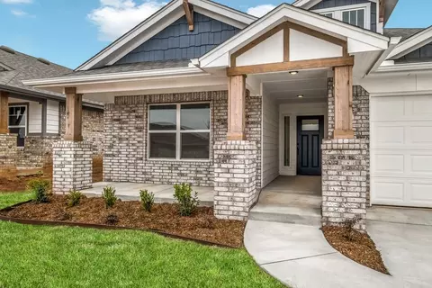 Exterior - 16140 Tall Grass Dr, Moore, OK 73170 photo 10 of 18