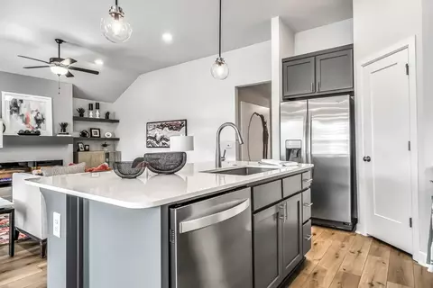 Kitchen - 16140 Tall Grass Dr, Moore, OK 73170 photo 5 of 6