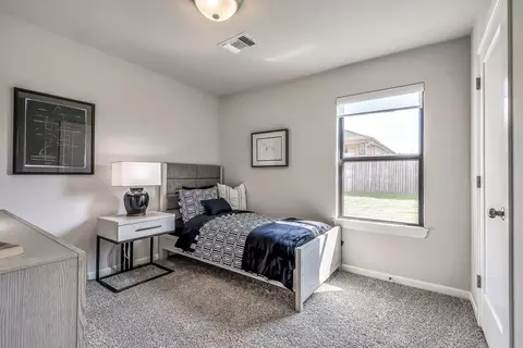 Bedroom - 16140 Tall Grass Dr, Moore, OK 73170 photo 4 of 8