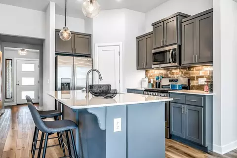 Kitchen - 16140 Tall Grass Dr, Moore, OK 73170 photo 3 of 6