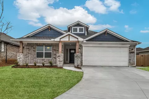 Exterior - 16140 Tall Grass Dr, Moore, OK 73170 photo 9 of 18