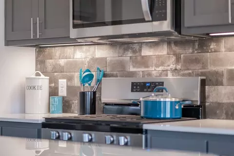 Kitchen - 16140 Tall Grass Dr, Moore, OK 73170 photo 4 of 6