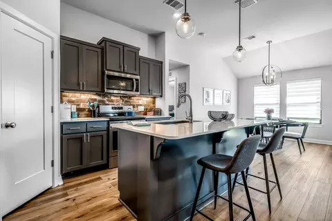 Kitchen - 16140 Tall Grass Dr, Moore, OK 73170 photo 6 of 6