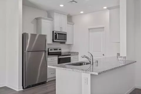 Kitchen - 7729 Avocado Ln, Bakersfield, CA 93313 photo 1 of 1