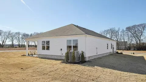 Exterior - 920 Liverpool Way, Baxter, TN 38544 photo 4 of 9
