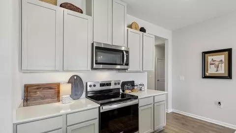 Kitchen - 920 Liverpool Way, Baxter, TN 38544 photo 2 of 12