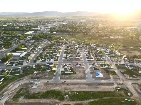 View/Area - 783 E 240 N, Tremonton, UT 84337 photo 8 of 14
