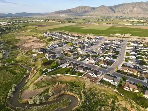 View/Area - 783 E 240 N, Tremonton, UT 84337 photo 1 of 14