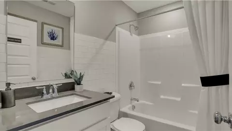 Bath - 15322 Alperton Rd, Fishers, IN 46037 photo 2 of 3