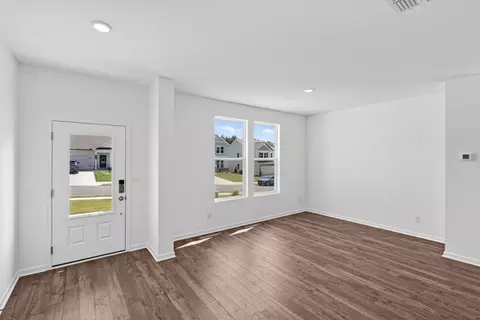 Living - 225 Groveton Ct, Euharlee, GA 30145 photo 2 of 29