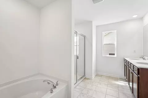 Bath - 225 Groveton Ct, Euharlee, GA 30145 photo 2 of 18