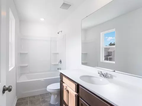 Bath - 225 Groveton Ct, Euharlee, GA 30145 photo 7 of 19