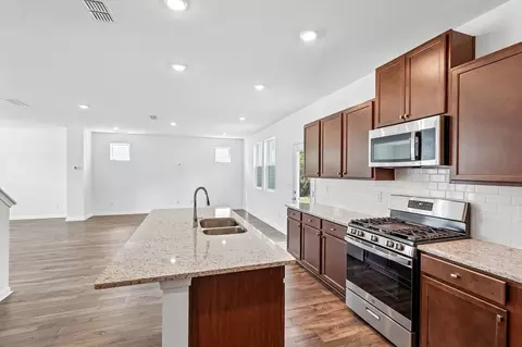 Kitchen - 225 Groveton Ct, Euharlee, GA 30145 photo 2 of 21