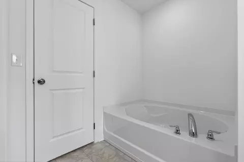 Bath - 225 Groveton Ct, Euharlee, GA 30145 photo 3 of 19