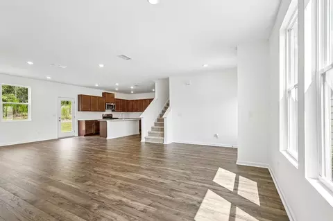 Living - 225 Groveton Ct, Euharlee, GA 30145 photo 2 of 28