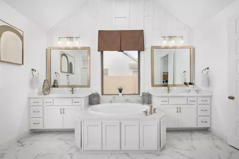 Bath - 2421 Junction Dr, Celina, TX 75009 photo 1 of 4