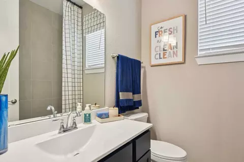 Bath - 433 Canvasback Way, Waller, TX 77484 photo 1 of 2