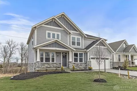 2544 Golden Leaf Dr, Dayton, OH 45431