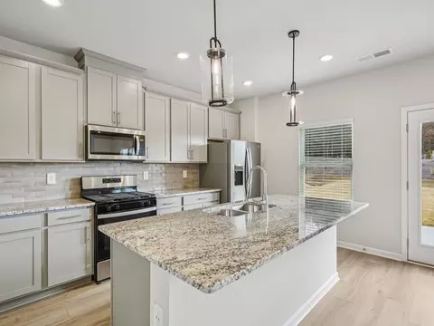 2135 Avalon Rdg, Conyers, GA 30013