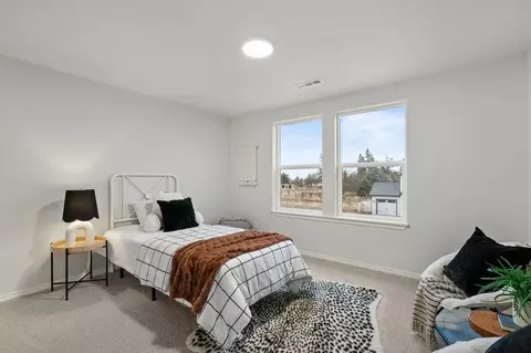 Bedroom - 61052 NE Give Pl, Bend, OR 97701 photo 5 of 8