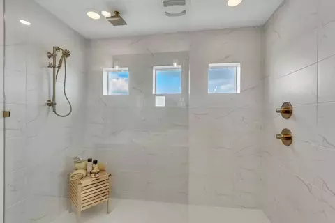 Bath - 3381 S 2410 W, Syracuse, UT 84075 photo 3 of 4