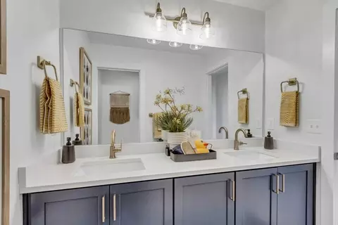 Bath - 3381 S 2410 W, Syracuse, UT 84075 photo 1 of 4