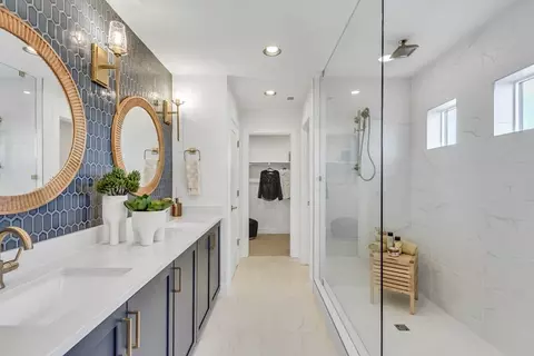 Bath - 3381 S 2410 W, Syracuse, UT 84075 photo 2 of 4