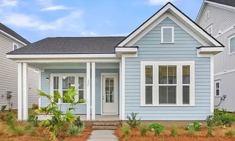 777 Blueway Ave, Summerville, SC 29486
