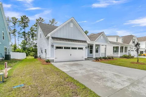 733 Maynard Ln, Summerville, SC 29486
