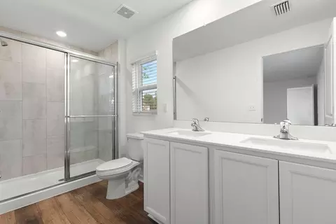 Bath - 1237 E Price Blvd, North Port, FL 34288 photo 1 of 2