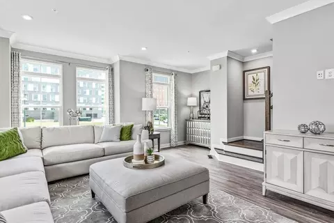 Living - 2901 Waterview Ave, Baltimore, MD 21230 photo 3 of 3