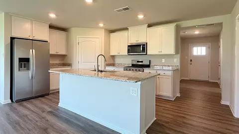 Kitchen - 437 Abagail Cir, Harrington, DE 19952 photo 9 of 15