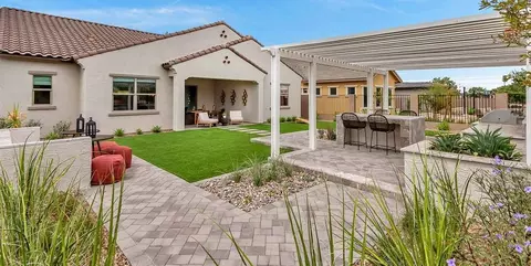 5814 W Mauna Loa Ln, Glendale, AZ 85306