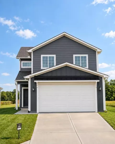 12426 S Aspen Ln, Lake Lotawana, MO 64086