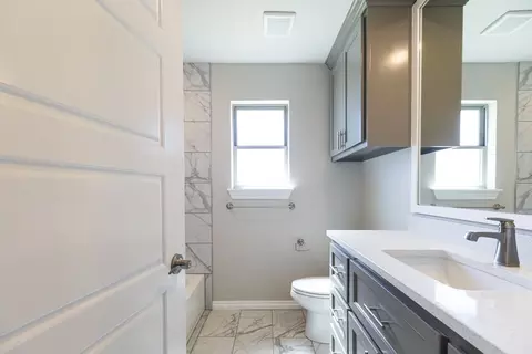 Bath - 2920 E Northampton St, Broken Arrow, OK 74014 photo 15 of 17