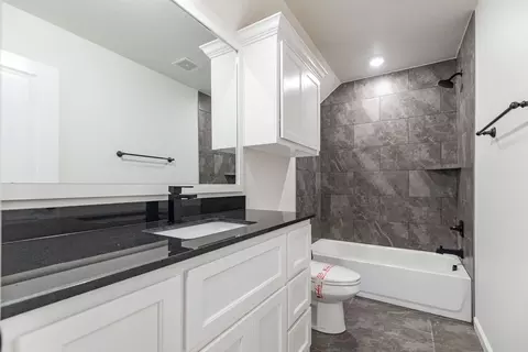 Bath - 2920 E Northampton St, Broken Arrow, OK 74014 photo 7 of 17