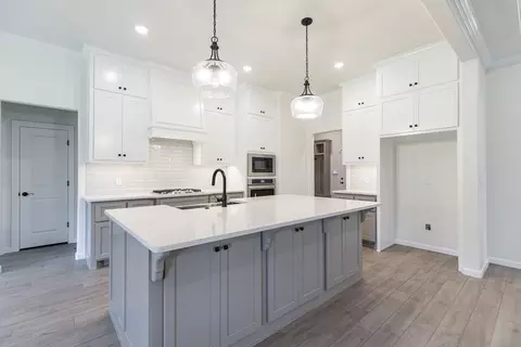 Kitchen - 2920 E Northampton St, Broken Arrow, OK 74014 photo 2 of 20